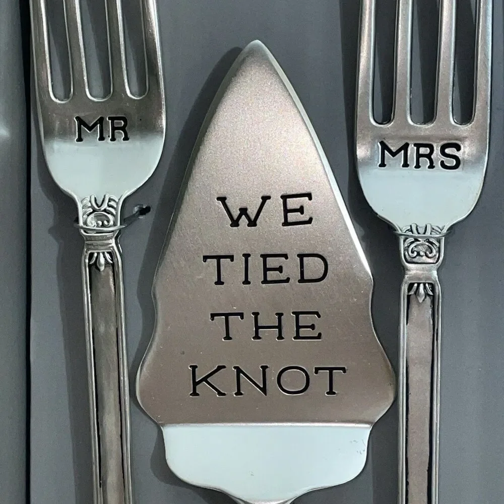 Mud Pie Silver Cake Server Set Mr & Mrs We Tied The Knot New in Box